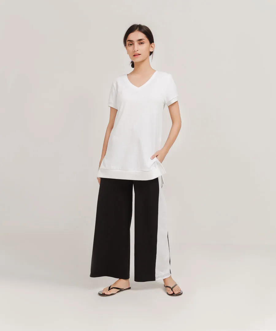 Women's V-Neck Relaxed Fit Tee